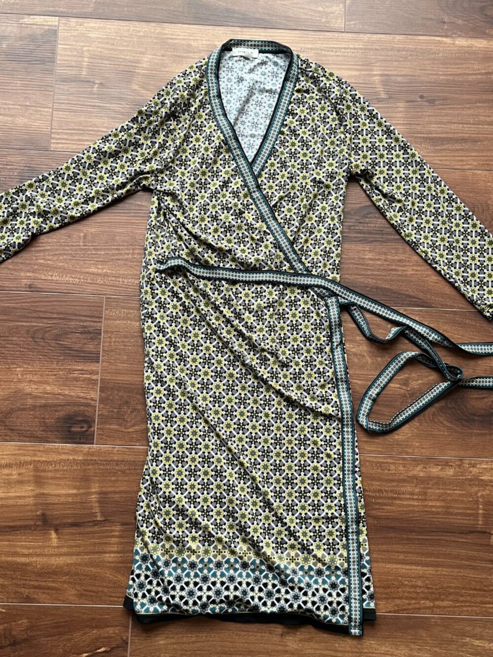 Geometric pattern boho wrap dress resort mod retro artsy preppy 70s summer trad